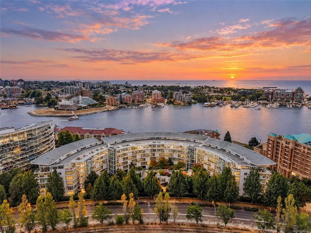 68 Songhees Rd 206, Victoria