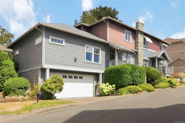 2 of 27 - 4073 Blackberry Lane 4, Saanich, BC
