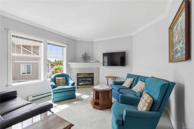 3 of 27 - 4073 Blackberry Lane 4, Saanich, BC