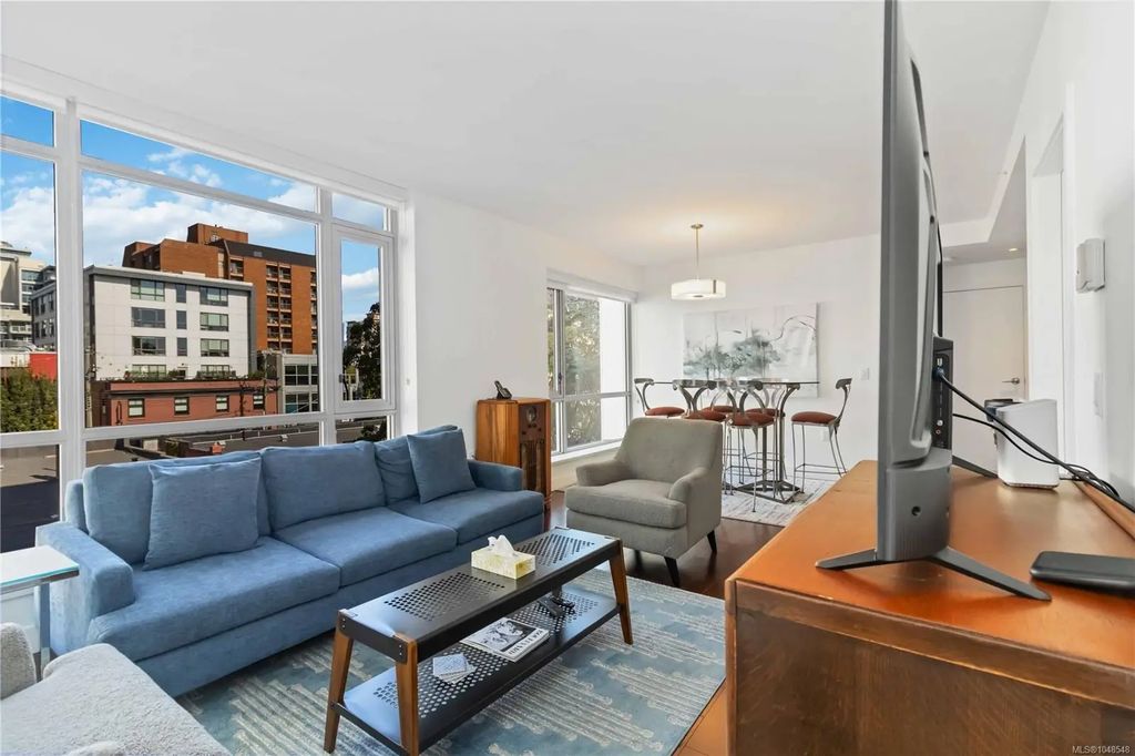 838 Broughton St 302, Victoria