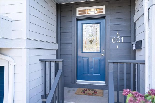 4 of 40 - 601 Nelson St 4, Esquimalt, BC