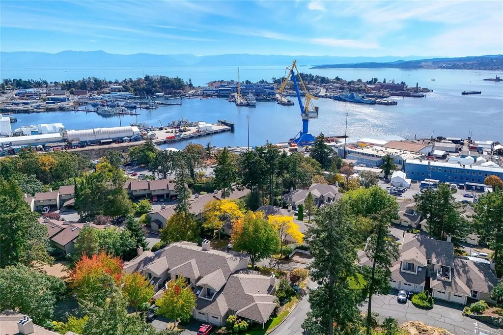 909 Admirals Rd 28, Esquimalt