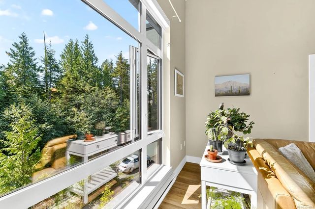 5 of 62 - 700 Yew Wood Rd 302, Tofino, BC
