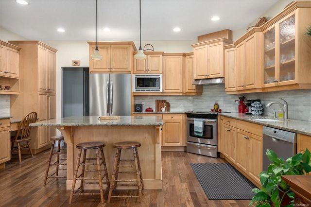 4 of 46 - 601 Meadow Dr, French Creek, BC