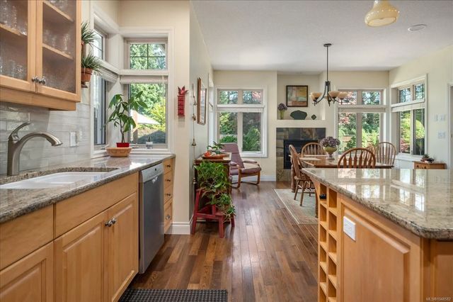 5 of 46 - 601 Meadow Dr, French Creek, BC
