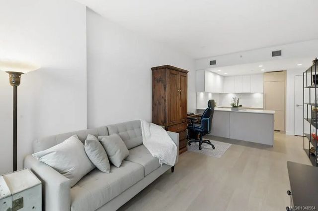 4 of 19 - 1100 Yates St 606, Victoria, BC