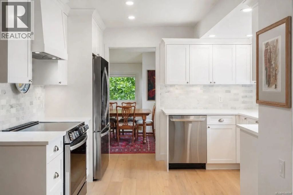 11007 Cedar Lane, North Saanich
