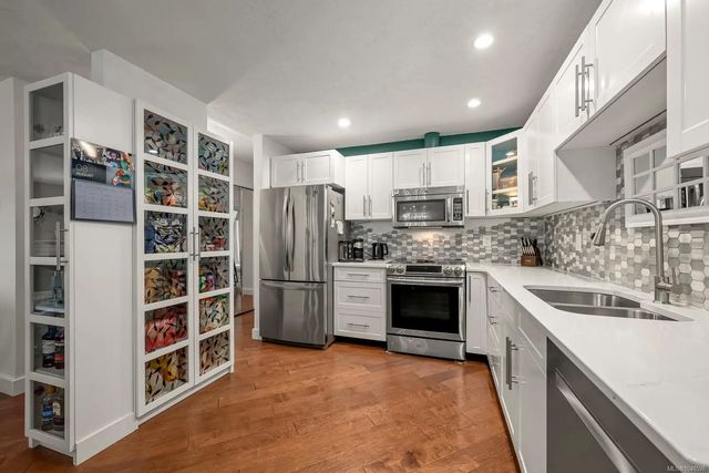 4 of 38 - 1970 Comox Ave 105, Comox, BC