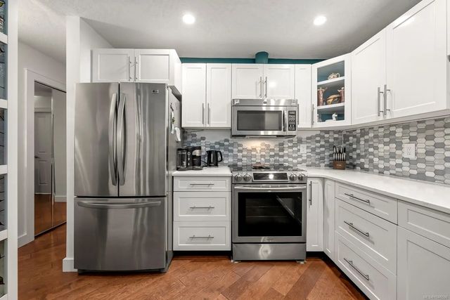 5 of 38 - 1970 Comox Ave 105, Comox, BC