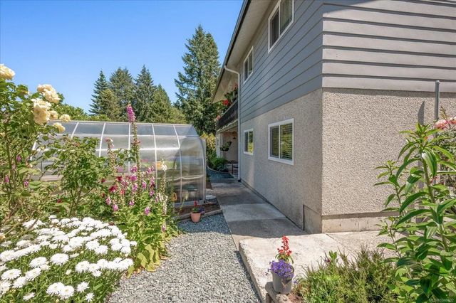 3 of 61 - 11041 Chemainus Rd, Ladysmith, BC