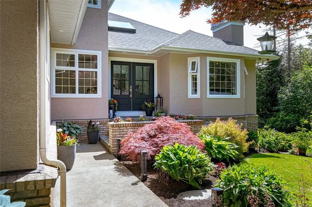 4 of 58 - 1650 Tatlow Rd, North Saanich, BC