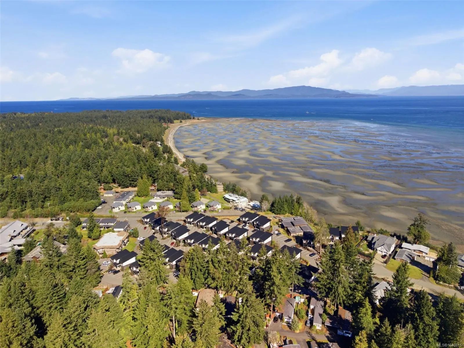 1048611, Residential, 1175 Resort Dr 212 (sa1), Parksville, BC, SUNRISE RIDGE WATERFRONT RESORT, , V9P 2E3