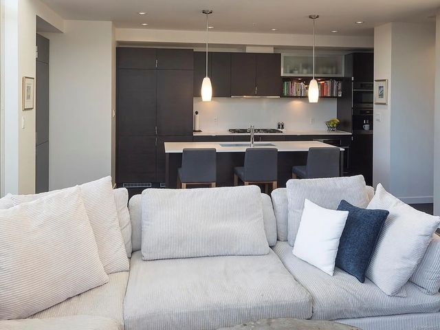 4 of 40 - 770 Fisgard St 500, Victoria, BC