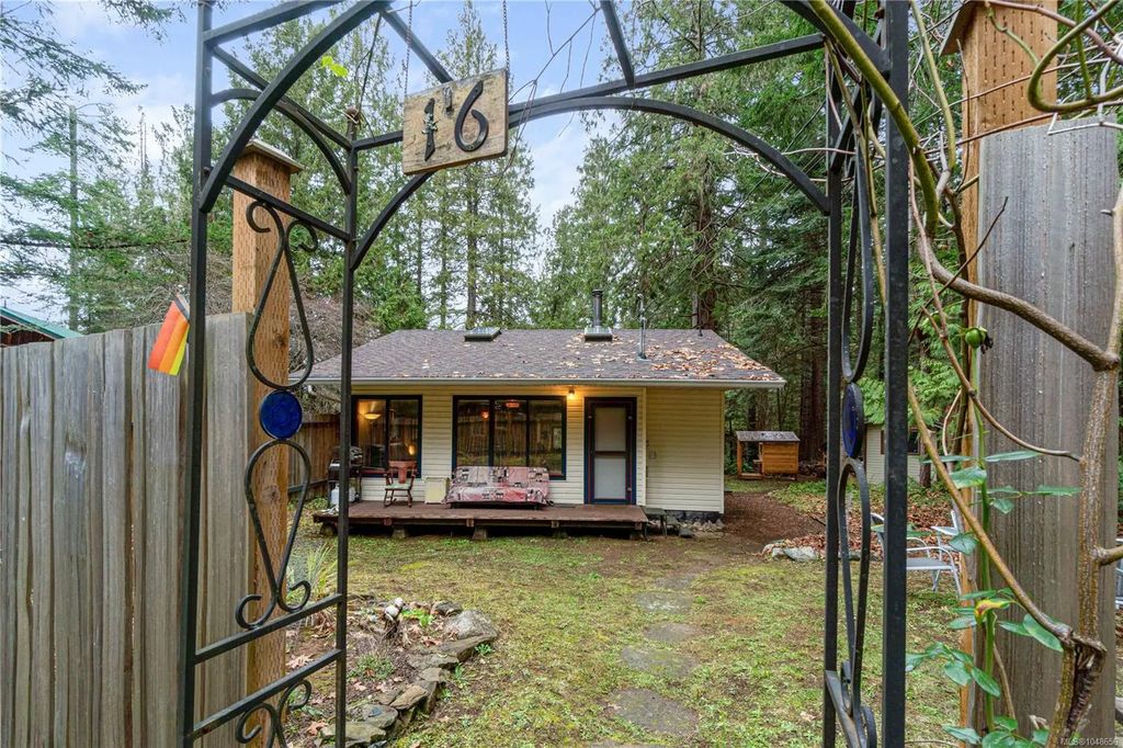 16 Treasure Trail, Protection Island
