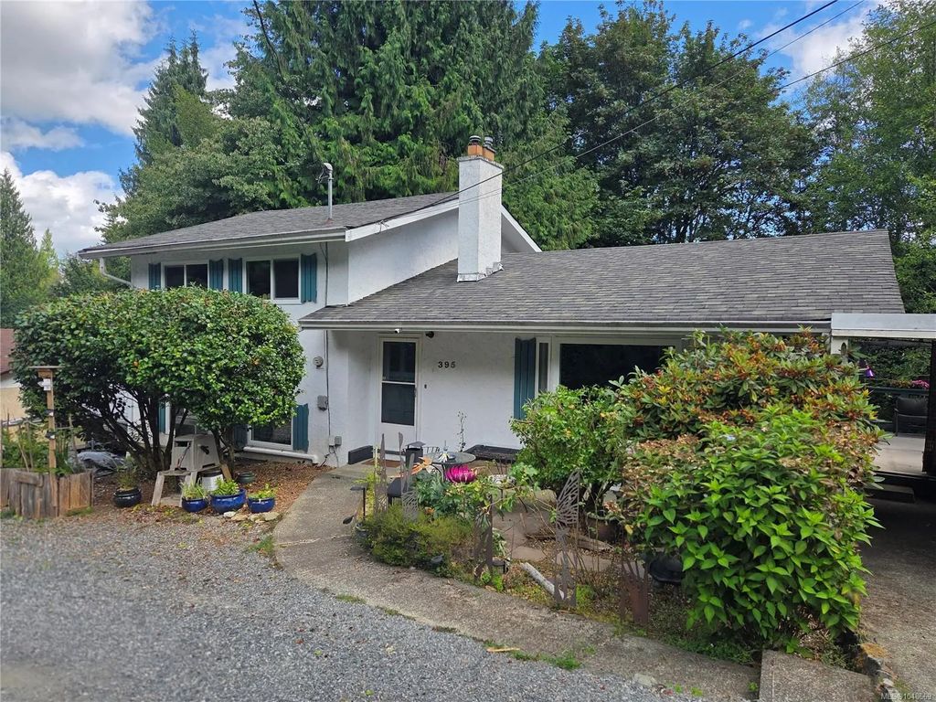 395 Dogwood Dr, Ladysmith