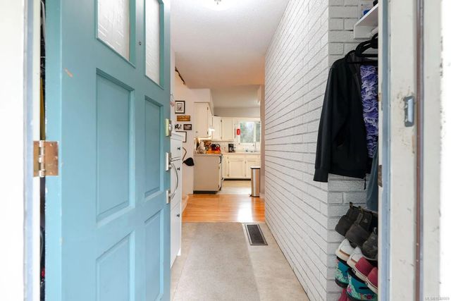 2 of 30 - 395 Dogwood Dr, Ladysmith, BC