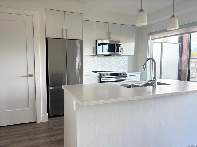 5 of 22 - 147 Haliburton St 403, Nanaimo, BC