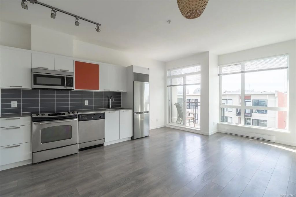 517 Fisgard St 510, Victoria