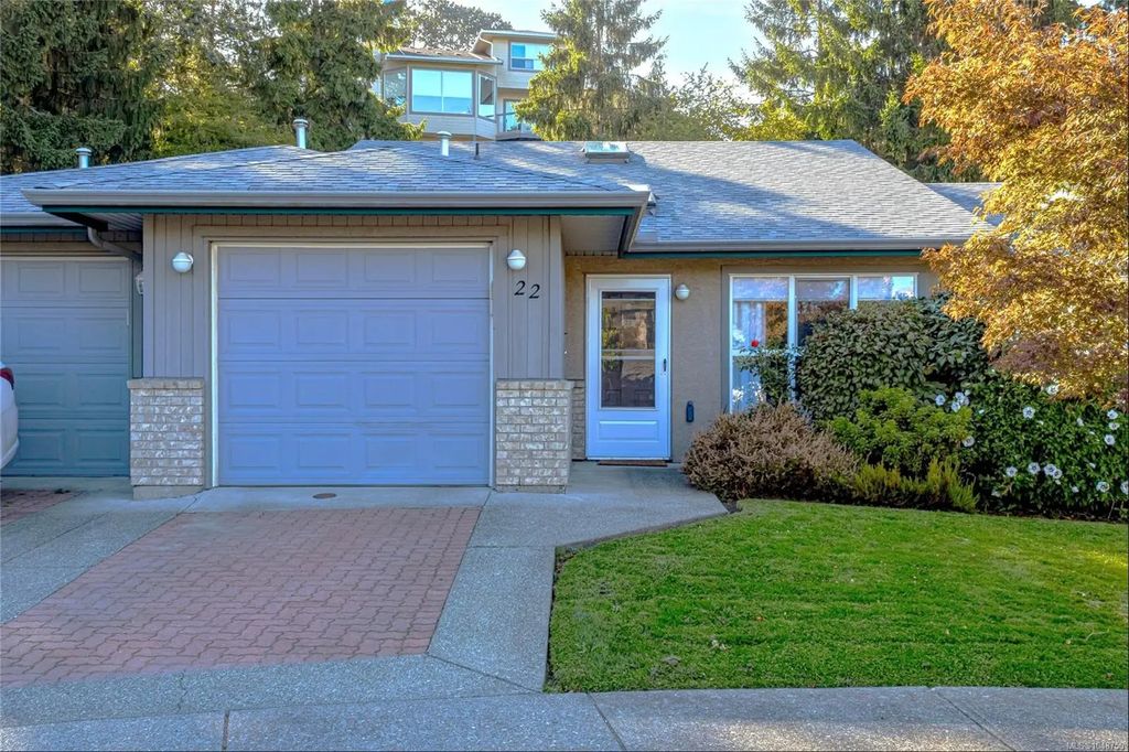 1473 Garnet Rd 22, Saanich