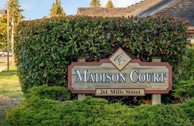 2 of 24 - 261 Mills St 703, Parksville, BC