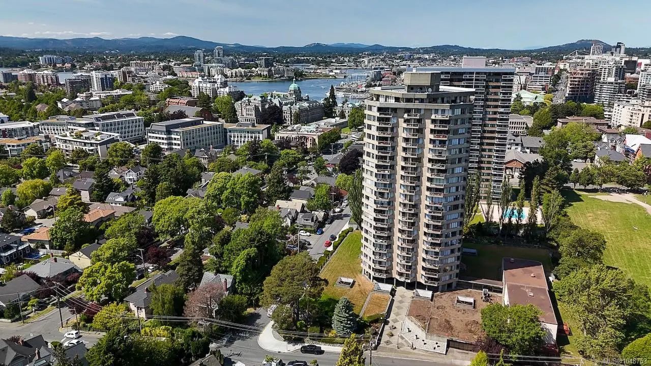 Residential for Sale by 620 Toronto St 1505 in the Victoria, located in the neighborhood of 