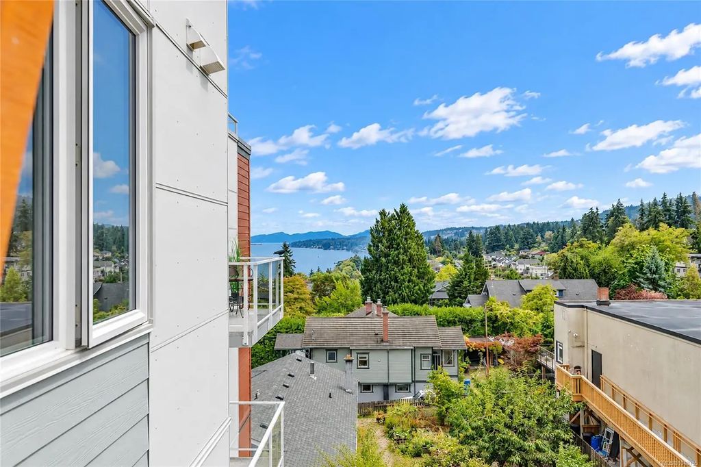 201 Dogwood Dr 404, Ladysmith