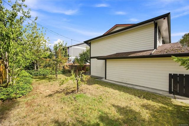 4 of 40 - 540 Dundas St, Nanaimo, BC