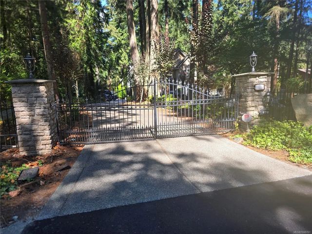 3 of 71 - 870 Falkirk Ave, North Saanich, BC