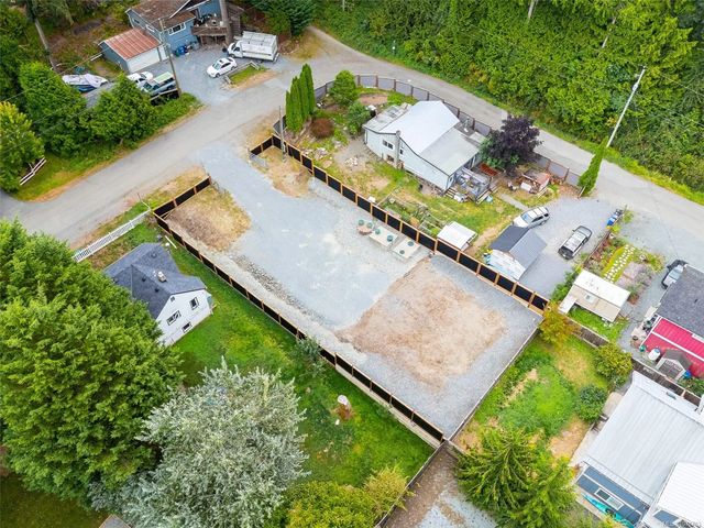 5 of 19 - 2722 Gibson Pl, Shawnigan Lake, BC