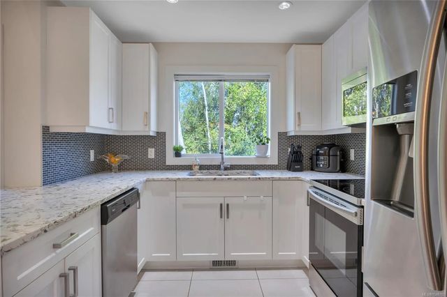 2 of 91 - 3397 Pinestone Way, Nanaimo, BC