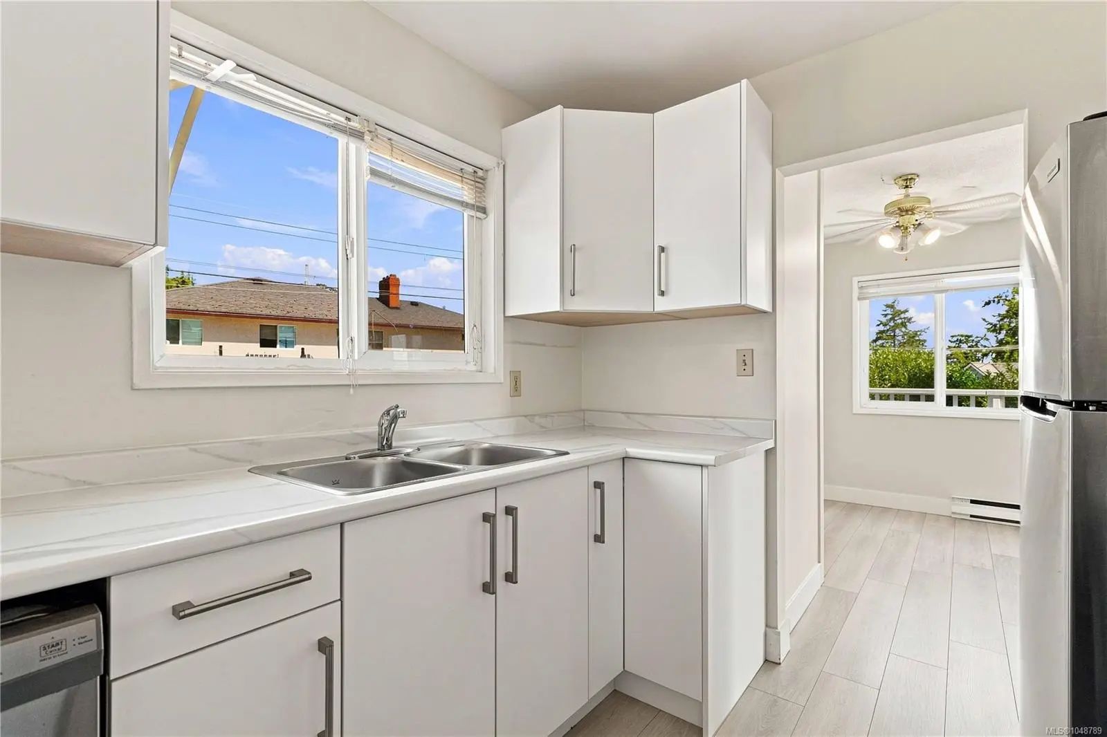 1048789, Residential, 2940 Cedar Hill Rd, Victoria, BC, , , V8T 3H9