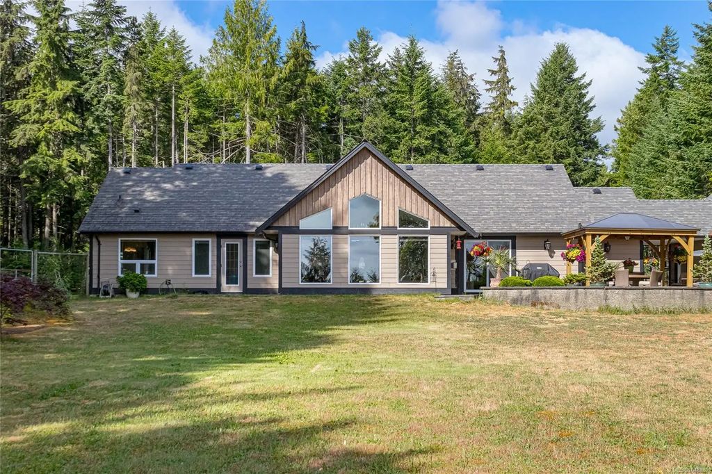 1737 Galvin Pl, Qualicum Beach