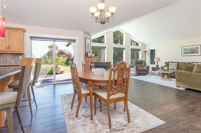 5 of 77 - 1737 Galvin Pl, Qualicum Beach, BC