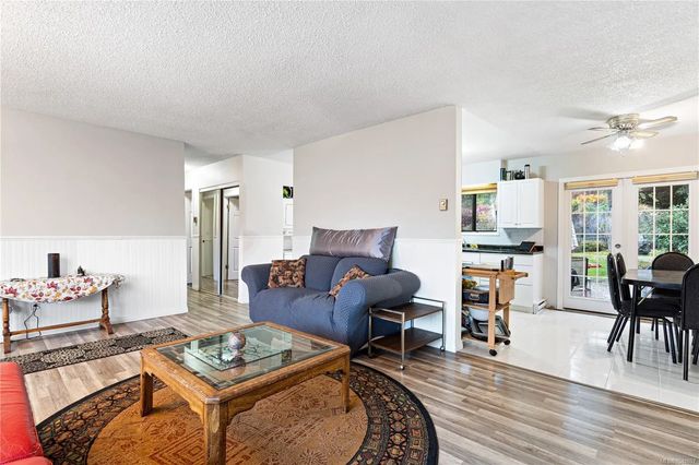 4 of 32 - 134 Finholm St S, Parksville, BC
