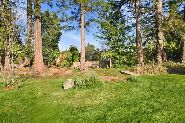 2 of 52 - 575 Johnstone Rd, Parksville, BC