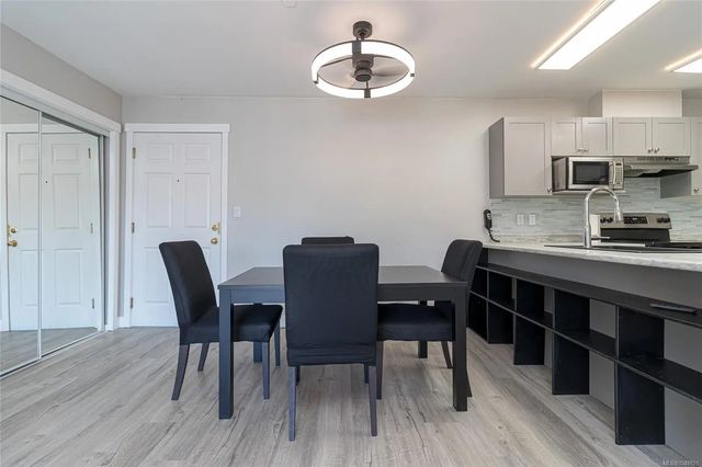 4 of 30 - 893 Hockley Ave 401, Langford, BC