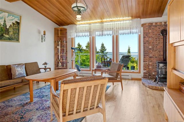 2 of 69 - 131 Melvin Cres, Bowser, BC