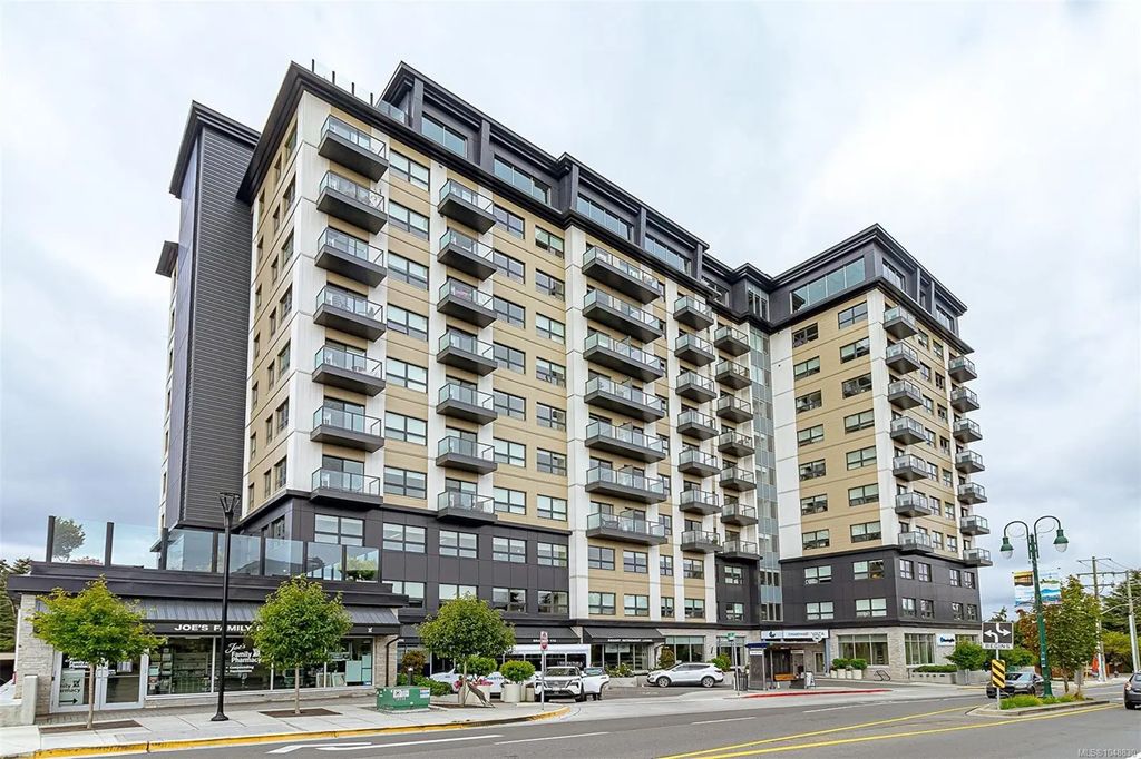 622 Admirals Rd 1002, Esquimalt