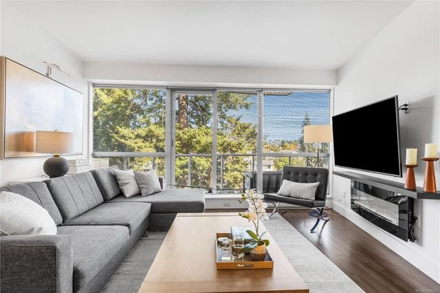 2 of 34 - 2745 Veterans Memorial Pkwy 315, Langford, BC