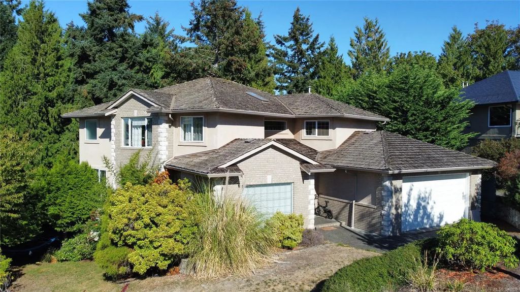 5358 Bayshore Dr, Nanaimo