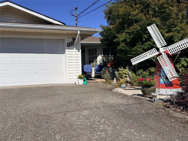2 of 45 - 555 Hooper Pl, Ladysmith, BC