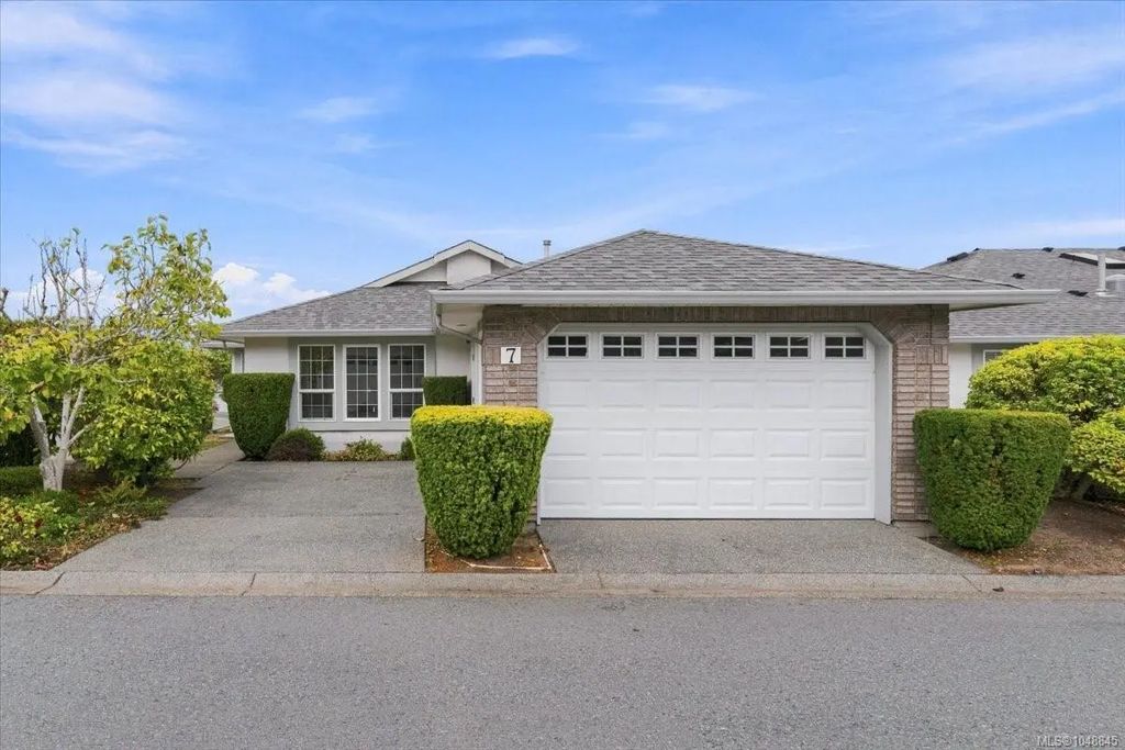 6595 Groveland Dr 7, Nanaimo