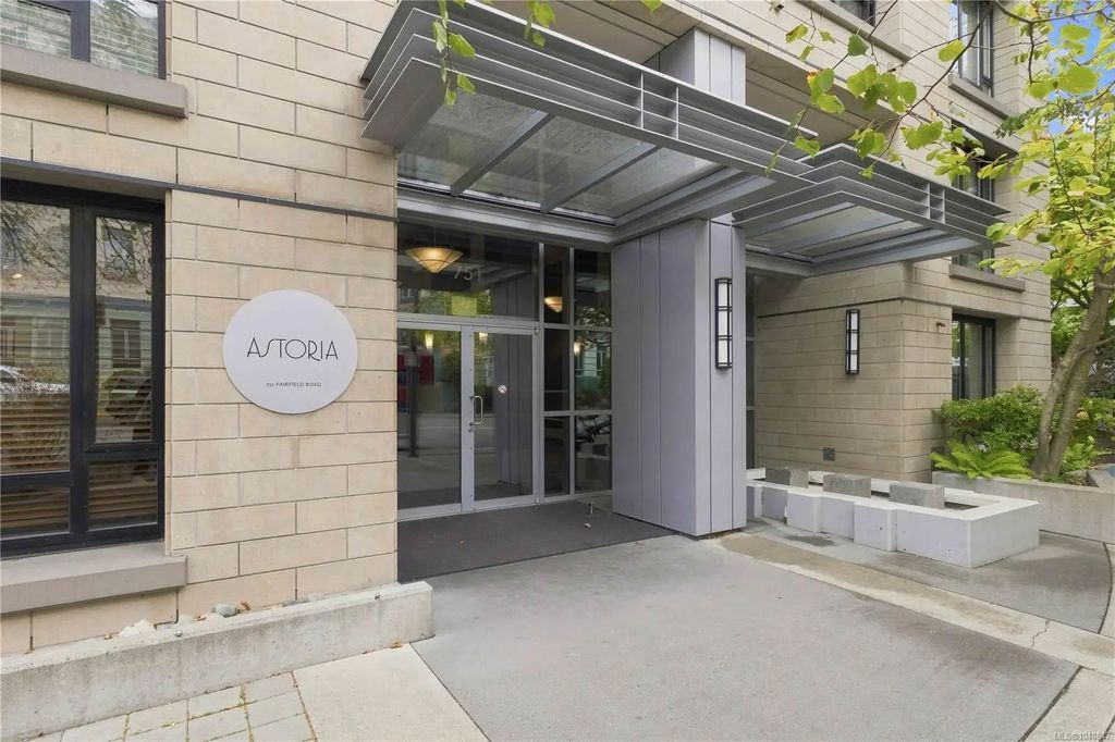 751 Fairfield Rd 101, Victoria
