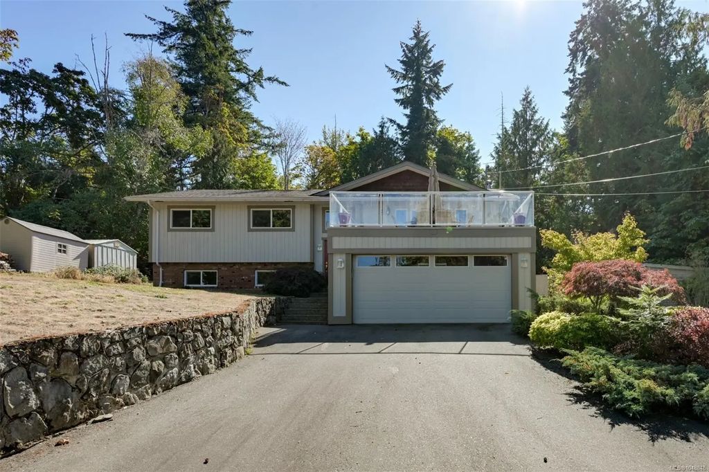 1215 Cloake Hill Rd, North Saanich