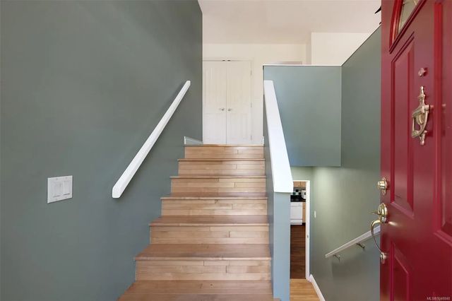 4 of 44 - 1215 Cloake Hill Rd, North Saanich, BC