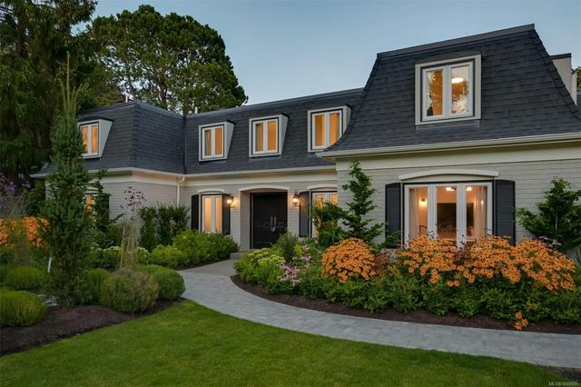 2 of 57 - 3075 Devon Rd, Oak Bay, BC
