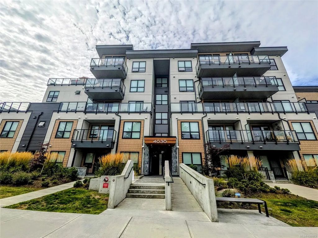 4030 Shelbourne St 107, Saanich