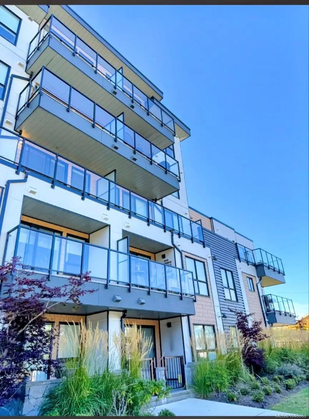 4030 Shelbourne St 107, Saanich