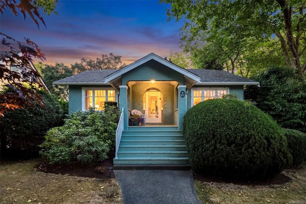 817 St. Patrick St, Oak Bay