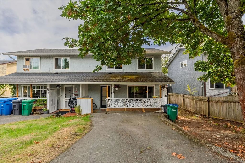 832 Holly Hill Rd, Nanaimo